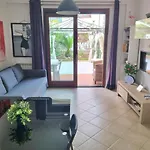 Valevalehome - Gallery With Fully Equipped Kitchen, Reserved Parking, Big Garden アパート