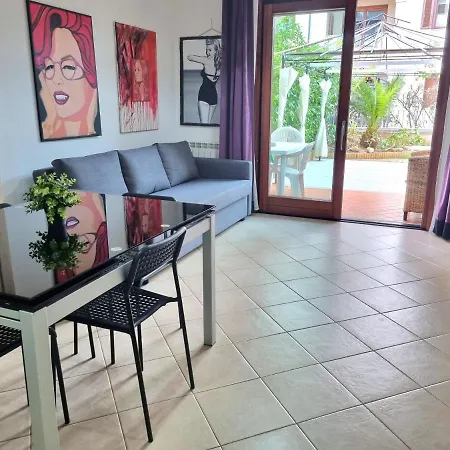 Valevalehome - Gallery With Fully Equipped Kitchen, Reserved Parking, Big Garden