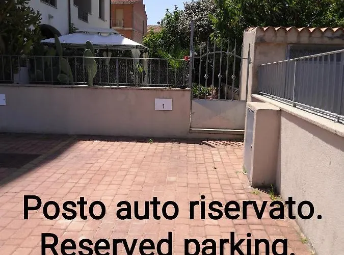 Valevalehome - Gallery With Fully Equipped Kitchen, Reserved Parking, Big Garden Appartamento