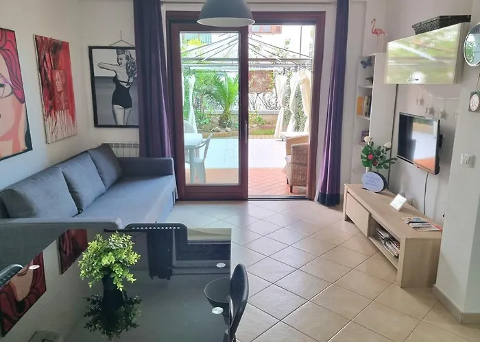 Valevalehome - Gallery With Fully Equipped Kitchen, Reserved Parking, Big Garden Appartamento