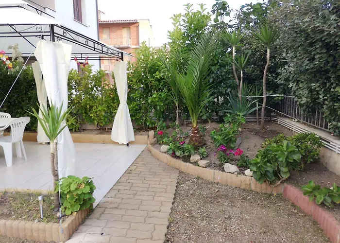 Valevalehome - Gallery With Fully Equipped Kitchen, Reserved Parking, Big Garden Appartamento