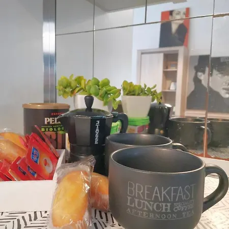 Valevalehome - Gallery With Fully Equipped Kitchen, Reserved Parking, Big Garden Apartamento *