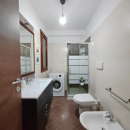 Apartment Valevalehome - Gallery With Fully Equipped Kitchen, Reserved Parking, Big Garden *