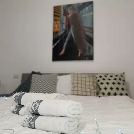 Valevalehome - Gallery With Fully Equipped Kitchen, Reserved Parking, Big Garden Apartment Olbia