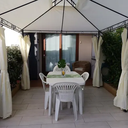 Valevalehome - Gallery With Fully Equipped Kitchen, Reserved Parking, Big Garden Appartement *